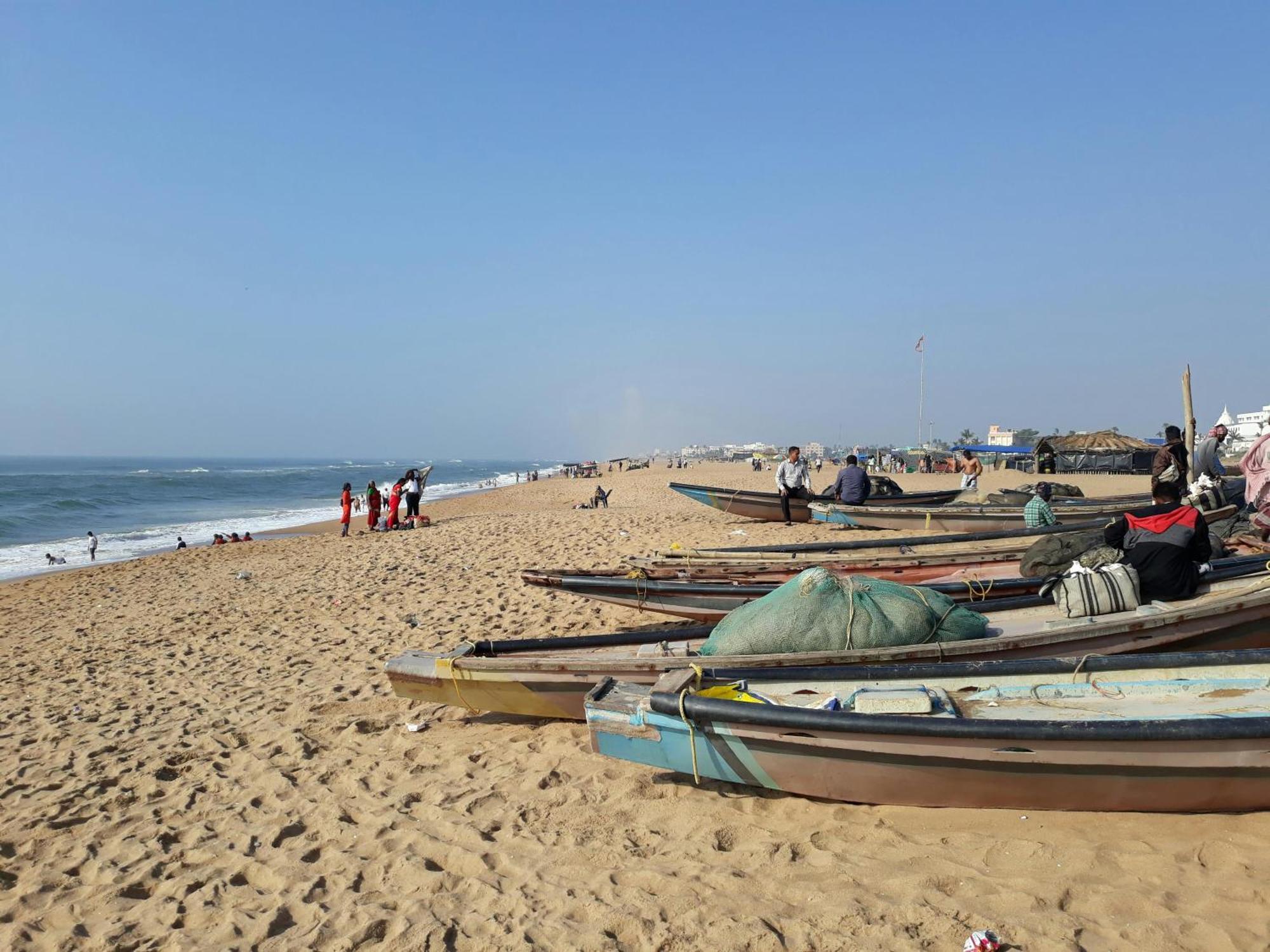 Puri Hotel G R P Puri, A Premier Beachfront Luxury Hotel Sea Beach And Temple Fully Air Conditioned Hotel With Lift-Wifi-Parking And Swimming-Pool, Breakfast Included, Best Hotel In ปูรี ภายนอก รูปภาพ