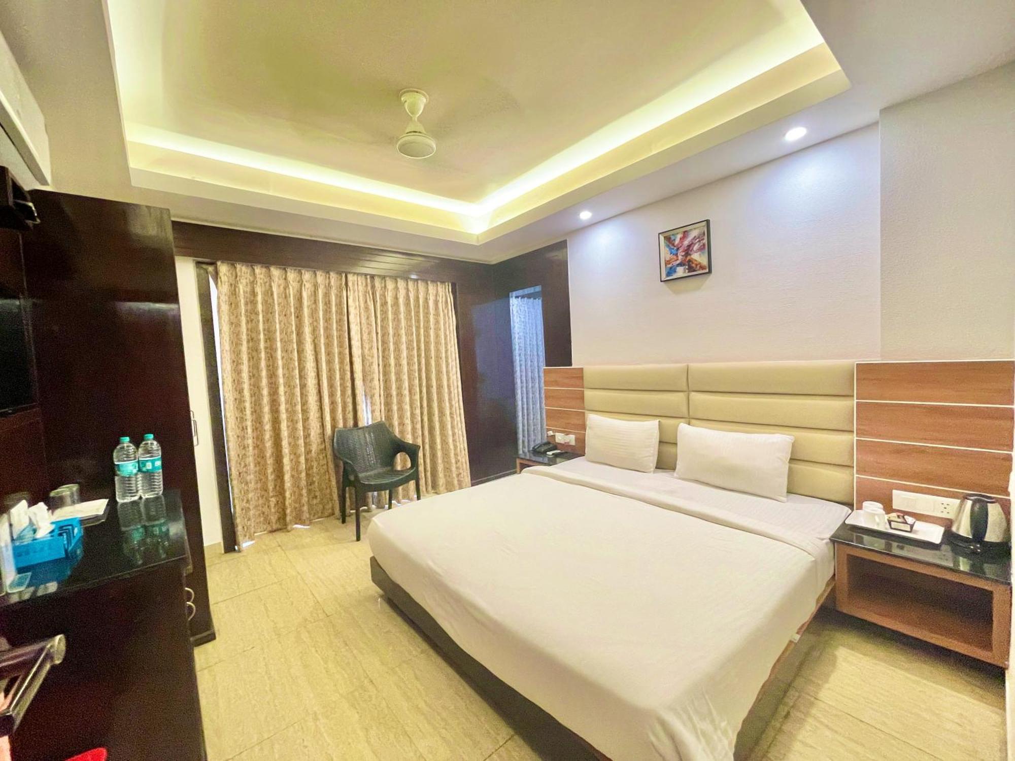 Puri Hotel G R P Puri, A Premier Beachfront Luxury Hotel Sea Beach And Temple Fully Air Conditioned Hotel With Lift-Wifi-Parking And Swimming-Pool, Breakfast Included, Best Hotel In ปูรี ภายนอก รูปภาพ